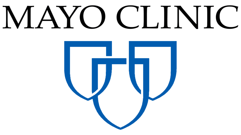 Emblema de Mayo Clinic: tres escudos entrelazados en azul